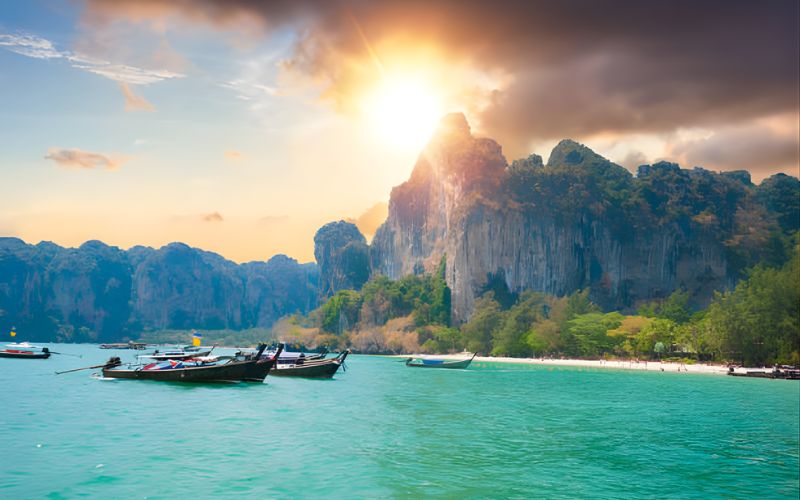 Magical Thailand: Coastlines to Capital